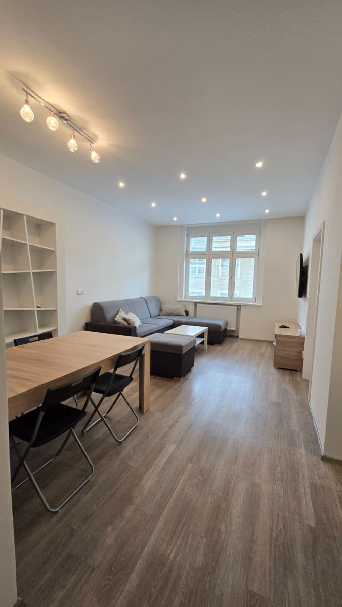 Pronájem bytu 2+1 54 m², Bulharská, Praha, Praha Pronájem bytu 2+1 54 m², Bulharská, Praha, Praha