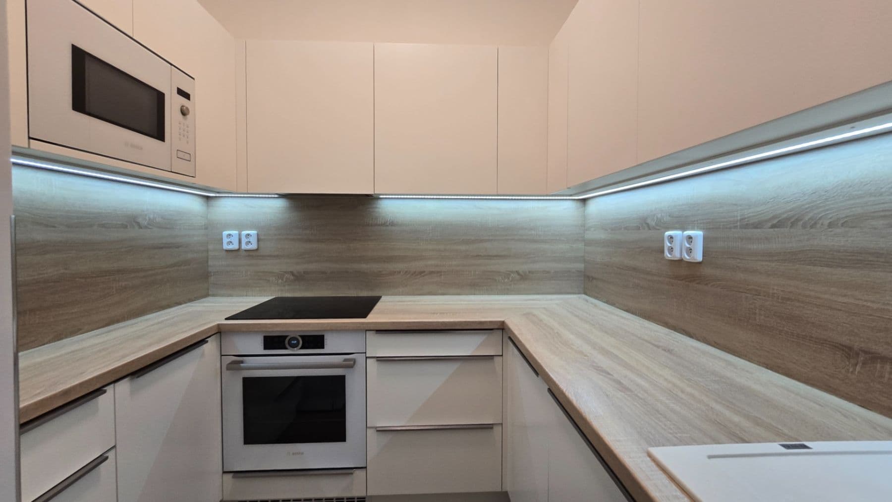 Pronájem bytu 2+1 54 m², Bulharská, Praha, Praha Pronájem bytu 2+1 54 m², Bulharská, Praha, Praha