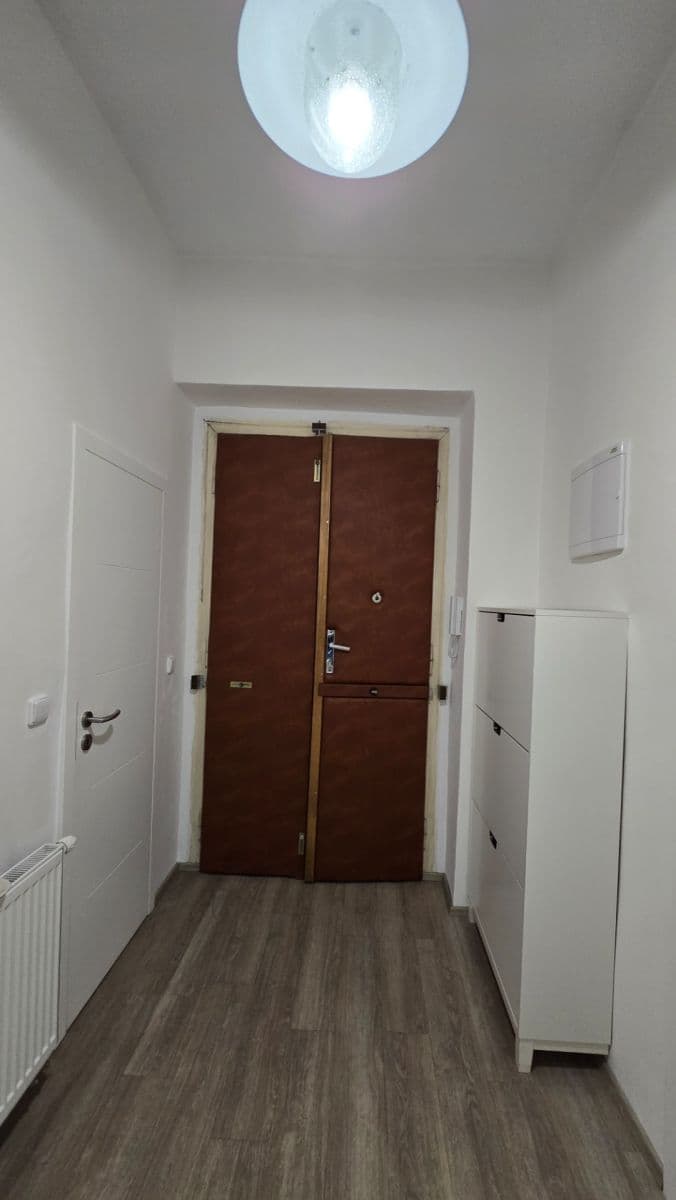 Pronájem bytu 2+1 54 m², Bulharská, Praha, Praha Pronájem bytu 2+1 54 m², Bulharská, Praha, Praha
