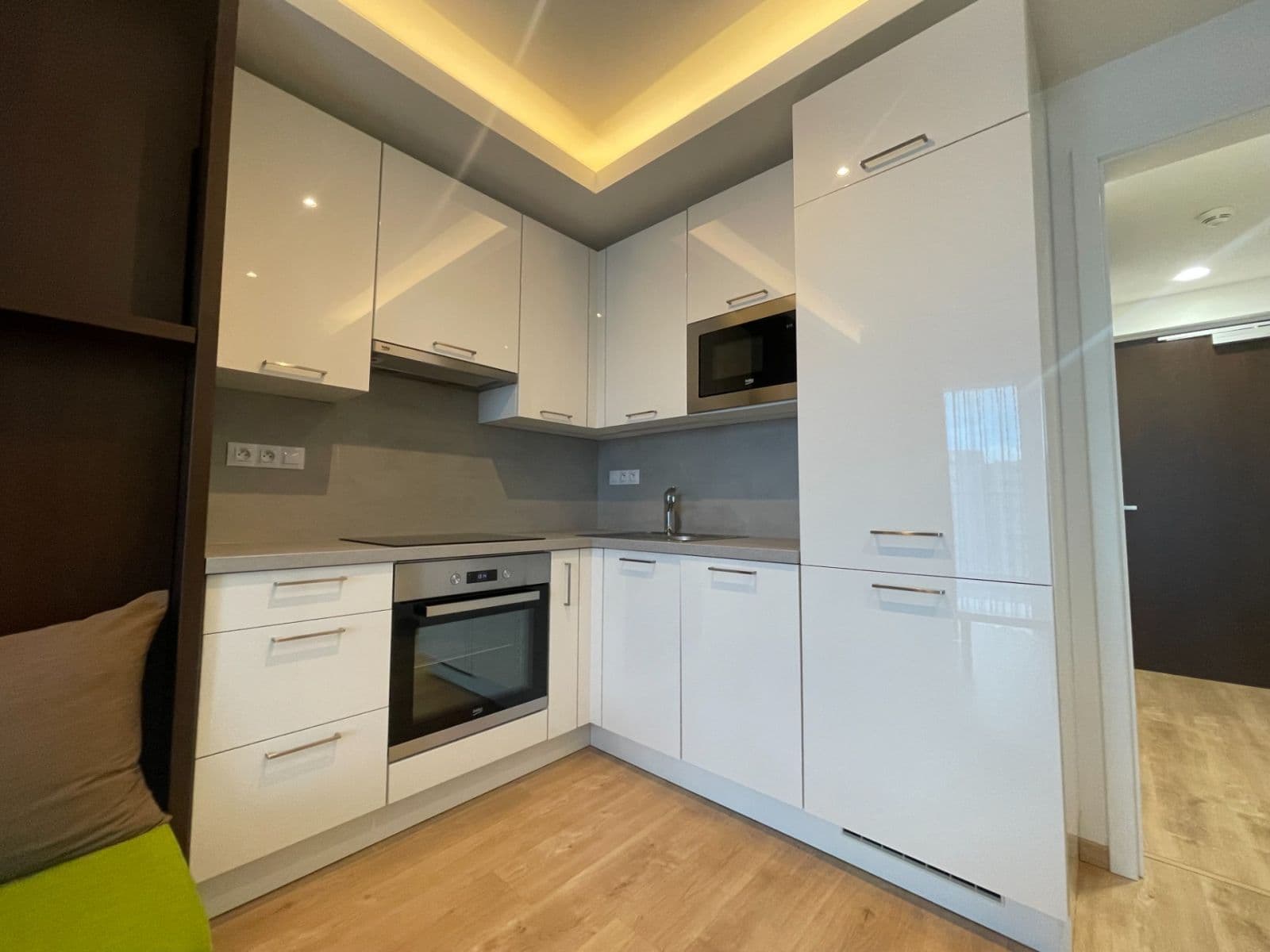 Pronájem bytu 1+kk 27 m², Mukařovského, Praha, Praha Pronájem bytu 1+kk 27 m², Mukařovského, Praha, Praha