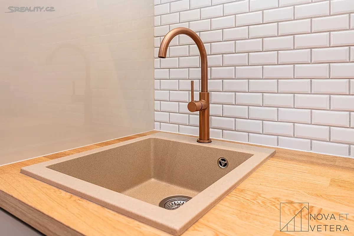 Pronájem bytu 2+kk 71 m², Újezd, Praha, Praha Pronájem bytu 2+kk 71 m², Újezd, Praha, Praha