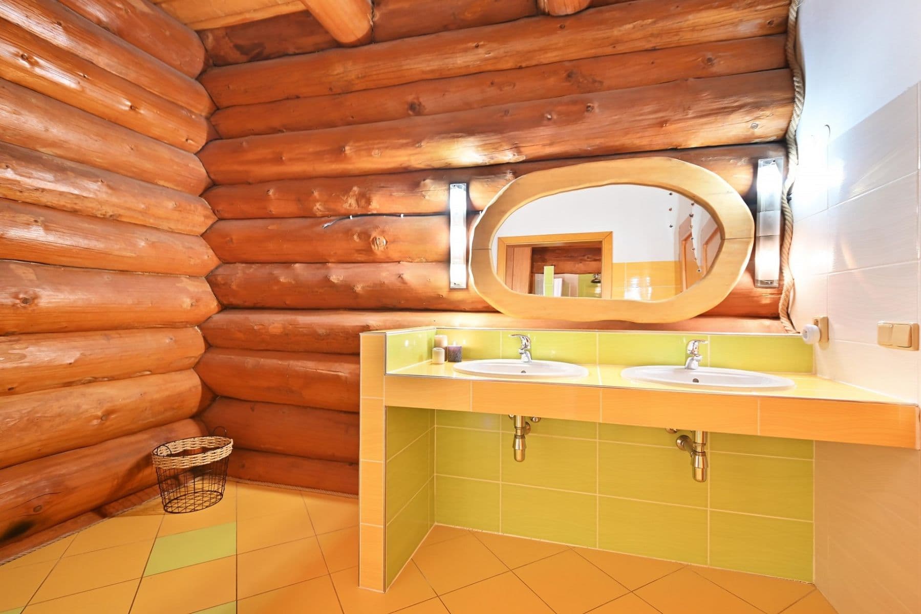 Prodej domu 296 m², pozemek 1.181 m², Ke Kaménce, Louňovice, Středočeský kraj Prodej domu 296 m², pozemek 1.181 m², Ke Kaménce, Louňovice, Středočeský kraj