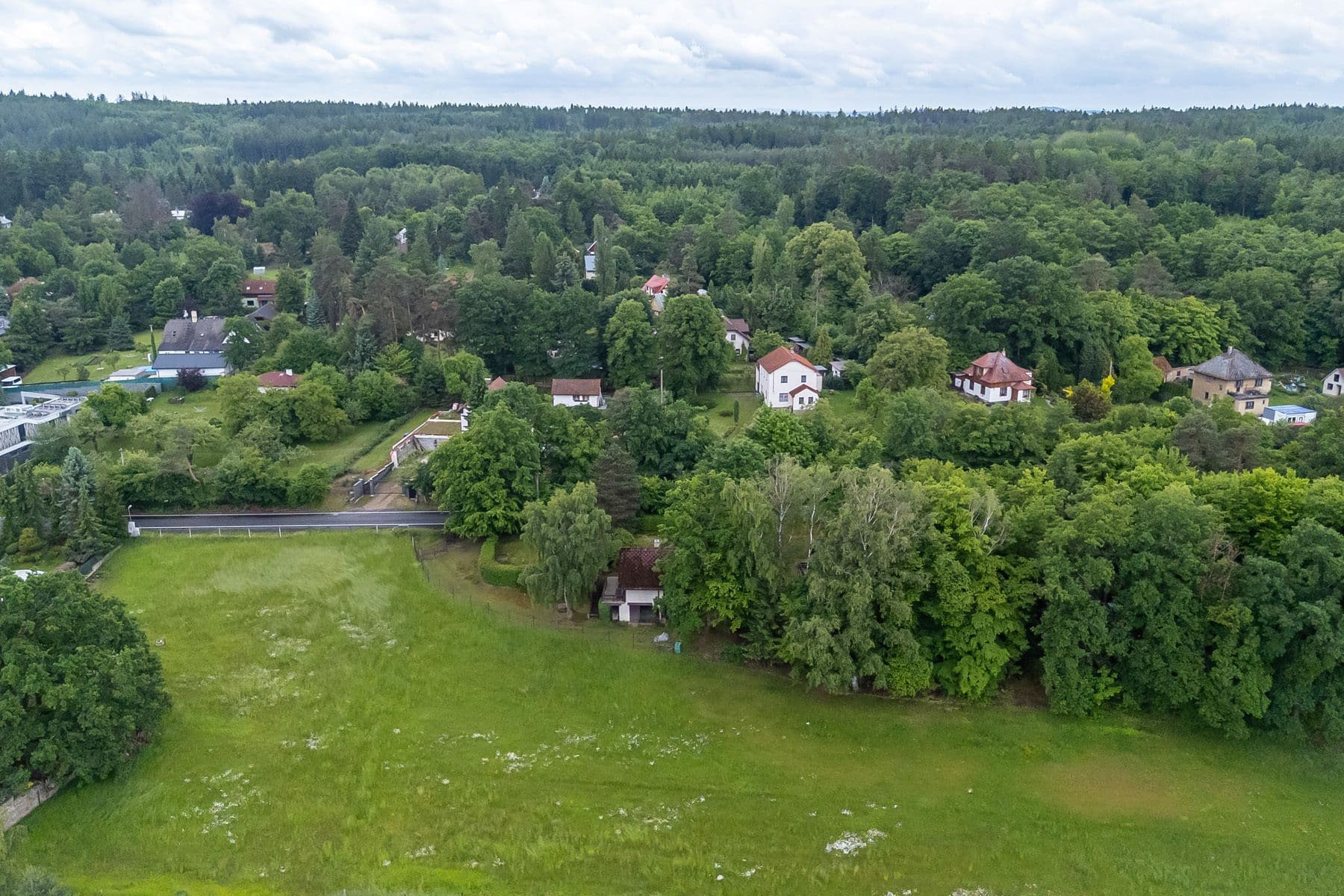 Prodej pozemku 950 m², Jílovská, Kamenice, Středočeský kraj Prodej pozemku 950 m², Jílovská, Kamenice, Středočeský kraj