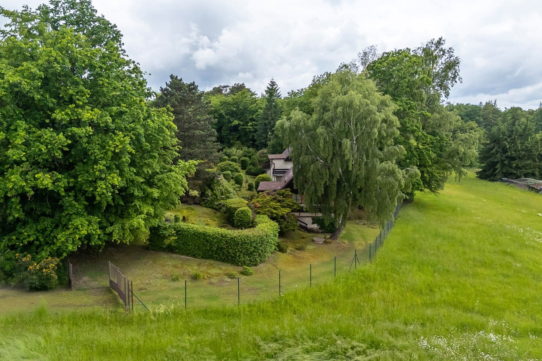 Prodej pozemku 950 m², Jílovská, Kamenice, Středočeský kraj Prodej pozemku 950 m², Jílovská, Kamenice, Středočeský kraj