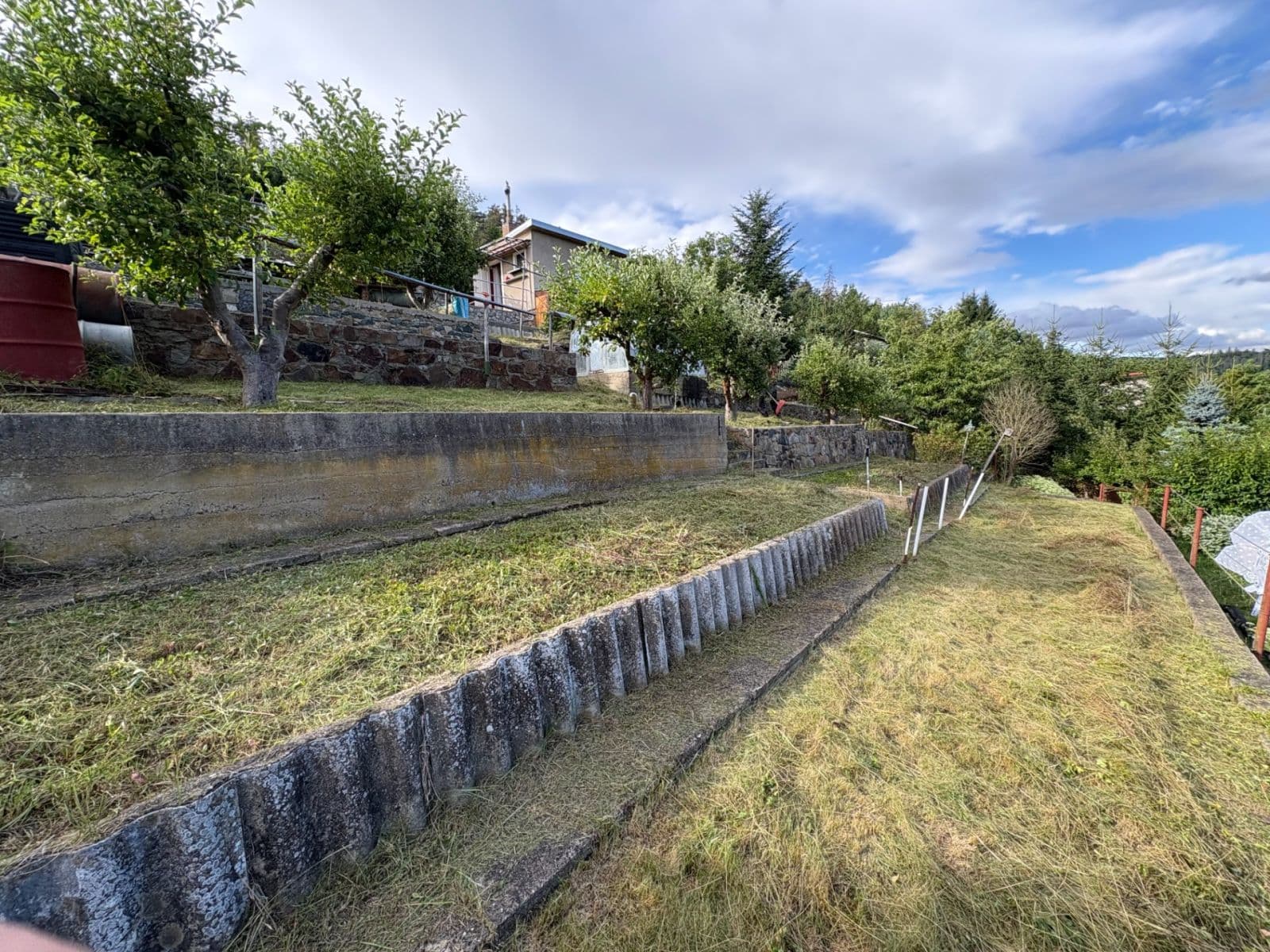 Prodej chaty, chalupy 16 m², pozemek 424 m², Višňovka, Beroun, Středočeský kraj Prodej chaty, chalupy 16 m², pozemek 424 m², Višňovka, Beroun, Středočeský kraj