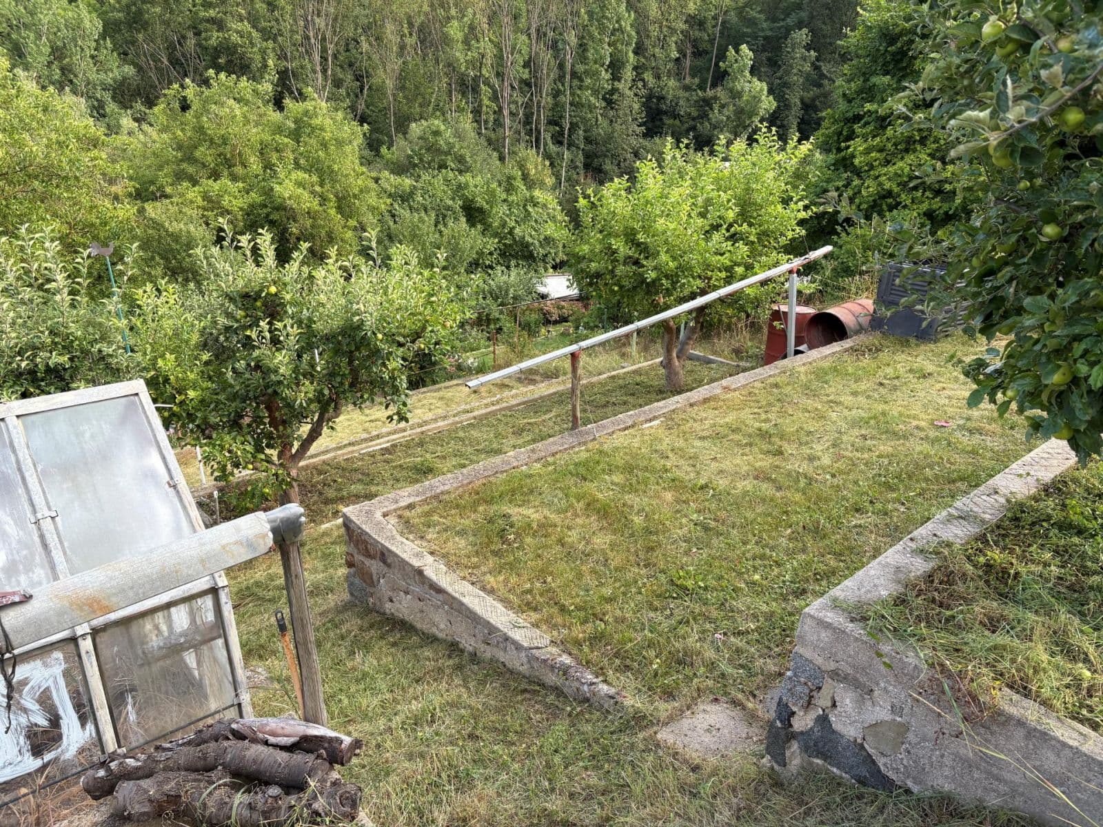 Prodej chaty, chalupy 16 m², pozemek 424 m², Višňovka, Beroun, Středočeský kraj Prodej chaty, chalupy 16 m², pozemek 424 m², Višňovka, Beroun, Středočeský kraj