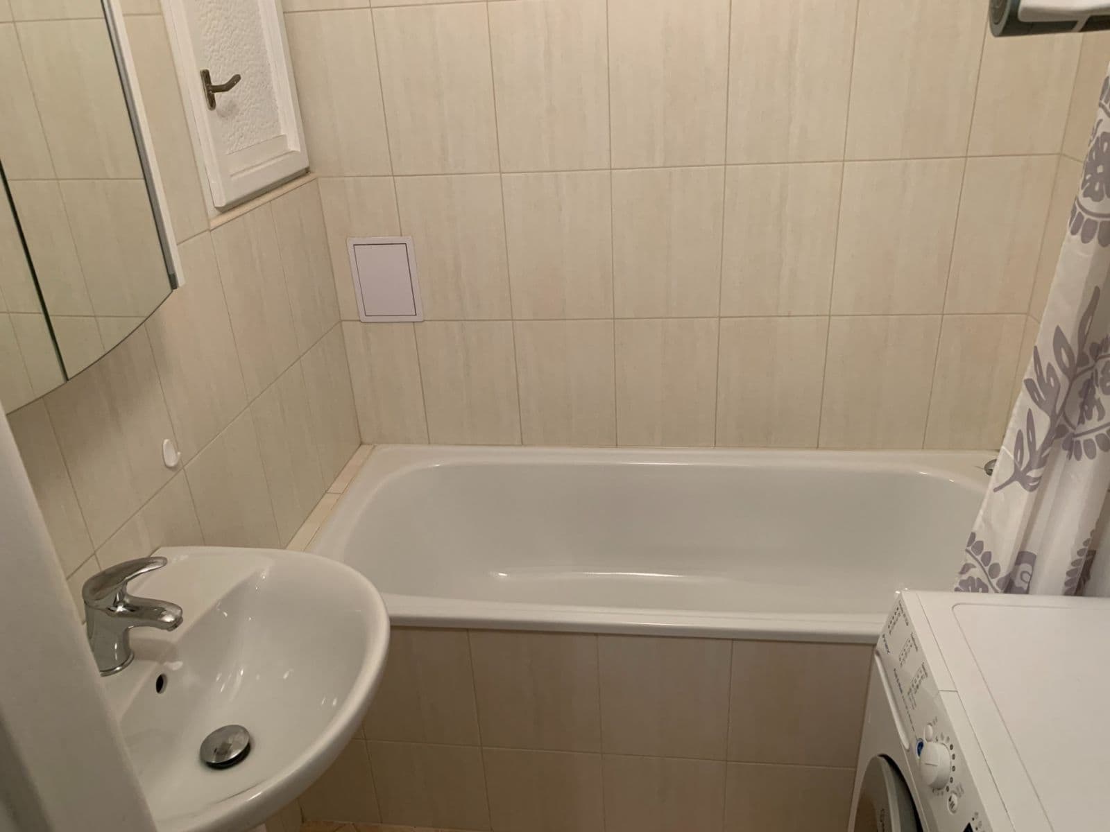 Pronájem bytu 1+1 38 m², Hvězdova, Praha, Praha Pronájem bytu 1+1 38 m², Hvězdova, Praha, Praha