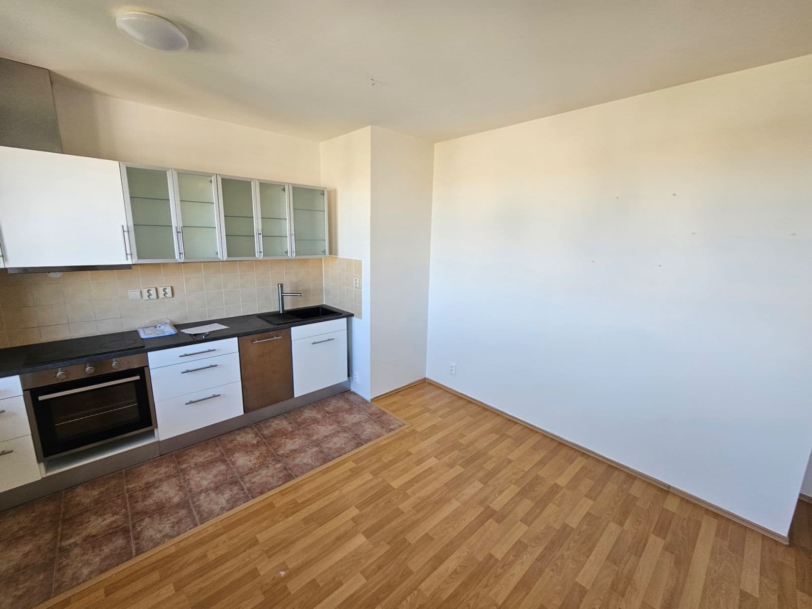 Pronájem bytu 2+kk 50 m², Tupolevova, Praha, Praha Pronájem bytu 2+kk 50 m², Tupolevova, Praha, Praha