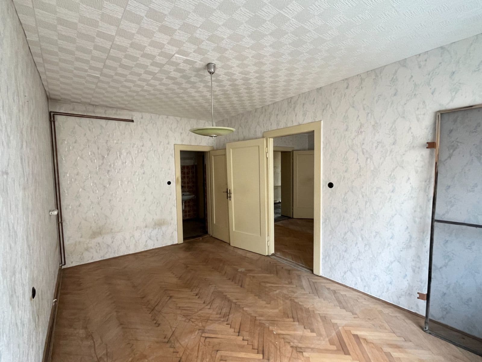 Prodej bytu 4+1 100 m², Hlavní, Aš, Karlovarský kraj Prodej bytu 4+1 100 m², Hlavní, Aš, Karlovarský kraj