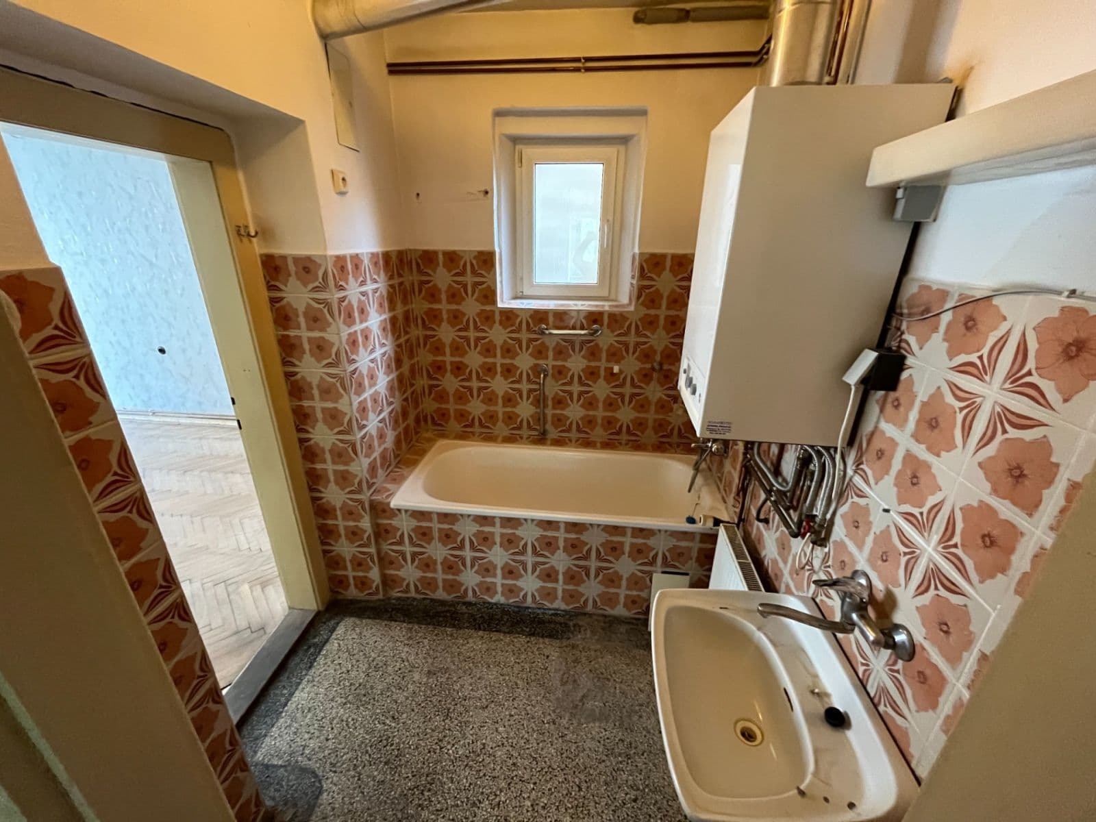 Prodej bytu 4+1 100 m², Hlavní, Aš, Karlovarský kraj Prodej bytu 4+1 100 m², Hlavní, Aš, Karlovarský kraj