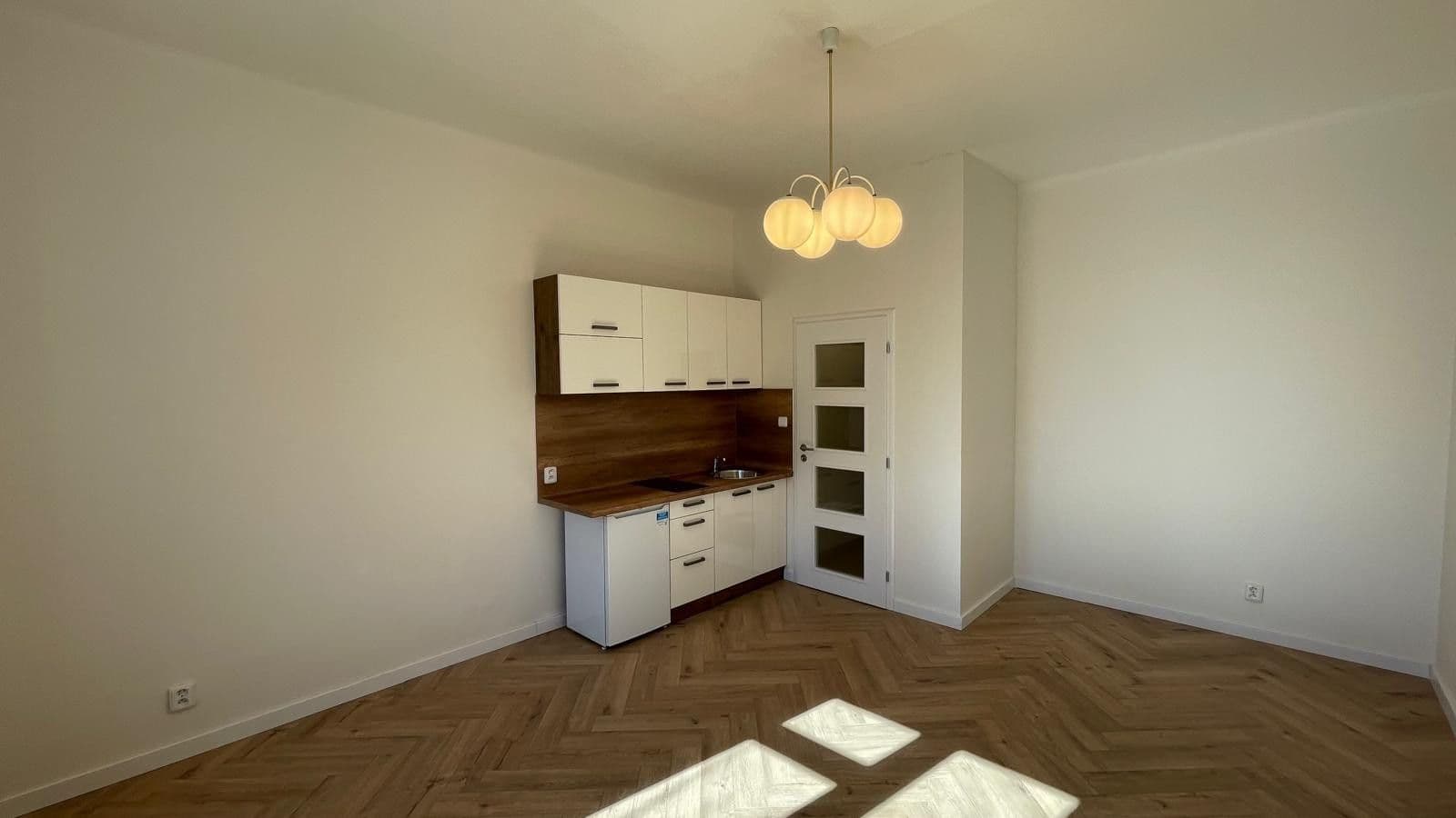 Pronájem bytu 1+kk 24 m², Na Dolinách, Praha, Praha Pronájem bytu 1+kk 24 m², Na Dolinách, Praha, Praha