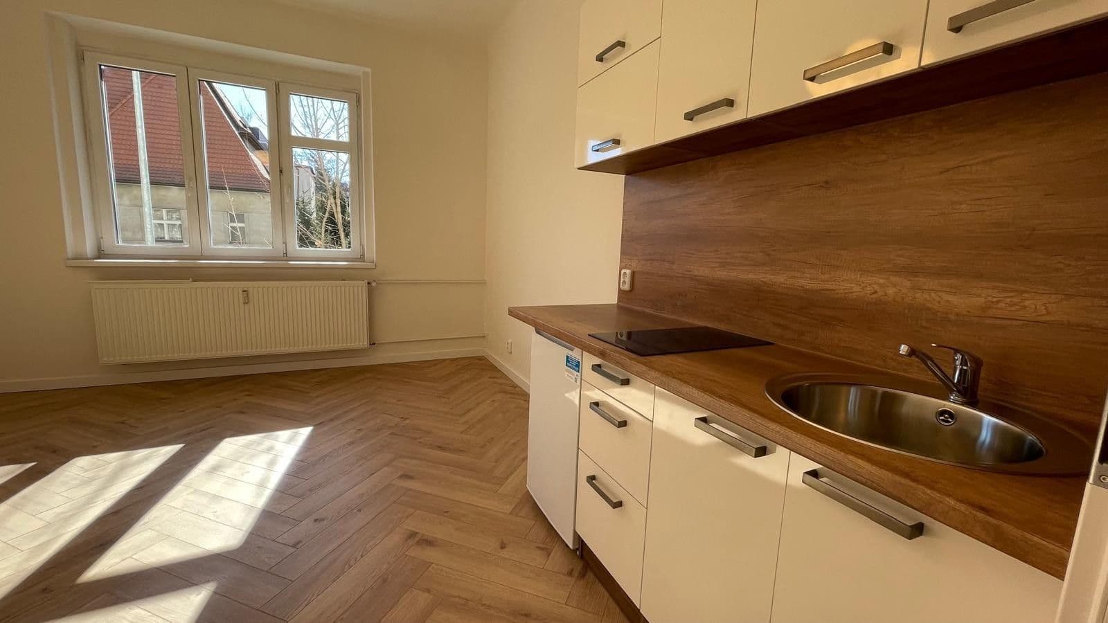 Pronájem bytu 1+kk 24 m², Na Dolinách, Praha, Praha Pronájem bytu 1+kk 24 m², Na Dolinách, Praha, Praha