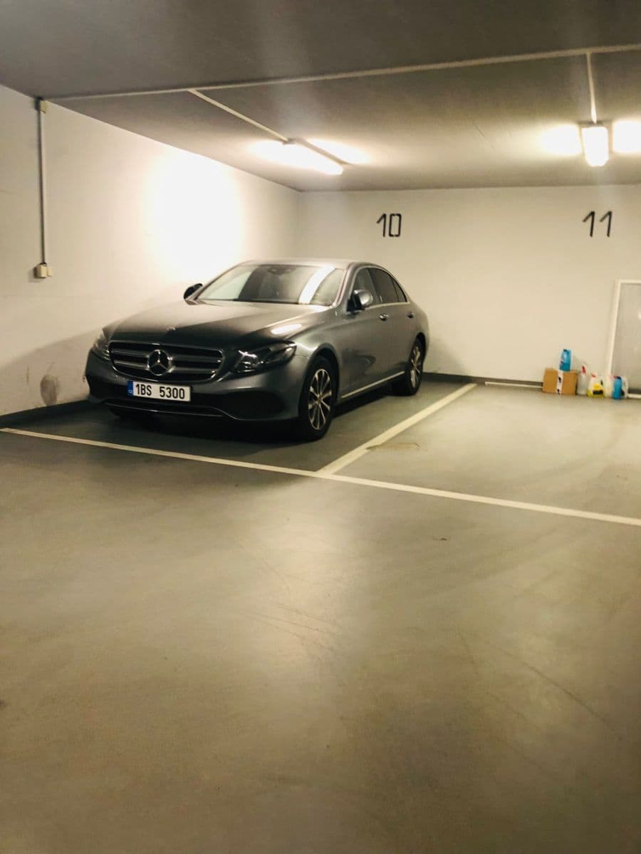 Pronájem bytu 4+kk 142 m², Na Honech I, Zlín, Zlínský kraj Pronájem bytu 4+kk 142 m², Na Honech I, Zlín, Zlínský kraj