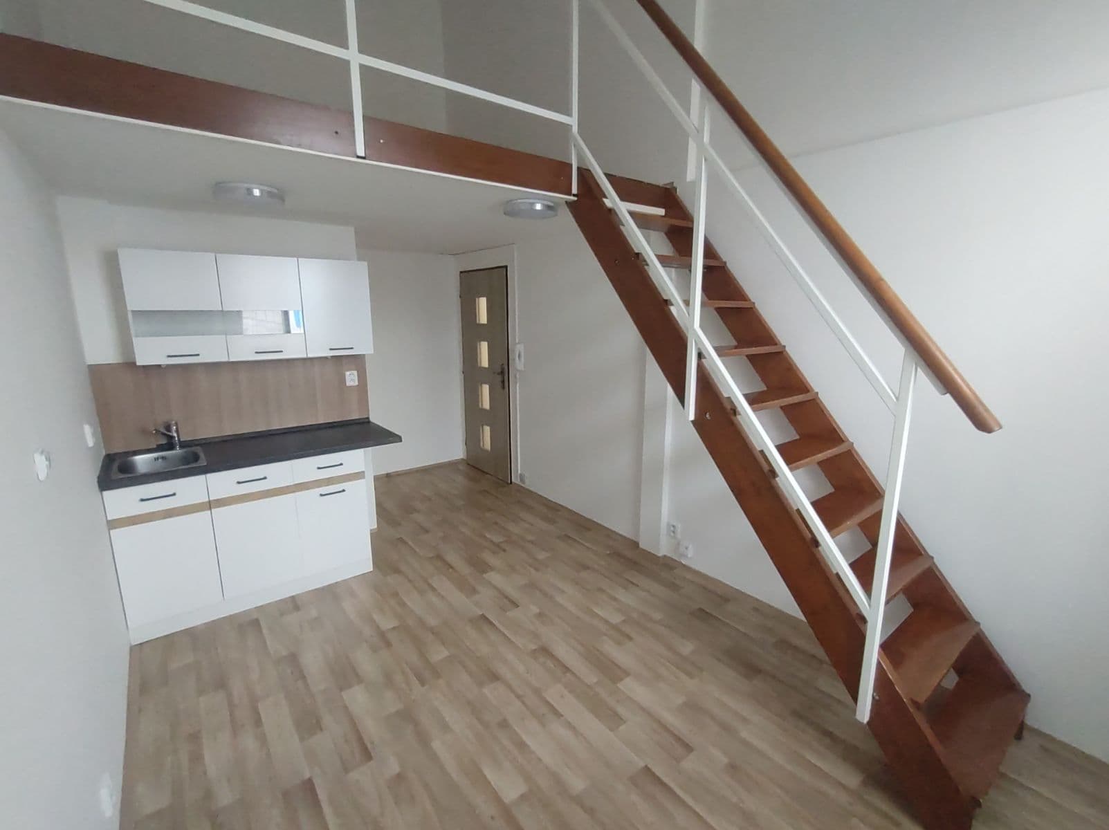 Pronájem bytu Garsoniéra 37 m², Masarykova, Litoměřice, Ústecký kraj Pronájem bytu Garsoniéra 37 m², Masarykova, Litoměřice, Ústecký kraj