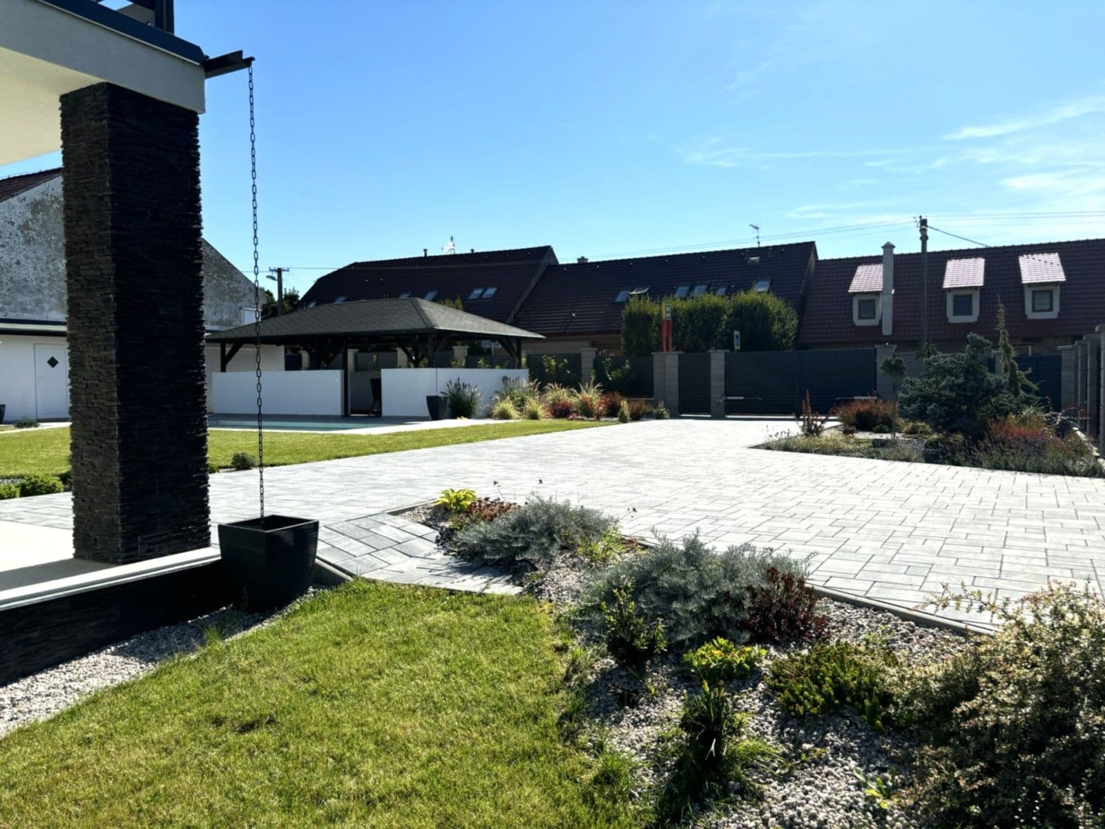 Pronájem domu 280 m², pozemek 900 m², Sulická, Sulice, Středočeský kraj Pronájem domu 280 m², pozemek 900 m², Sulická, Sulice, Středočeský kraj