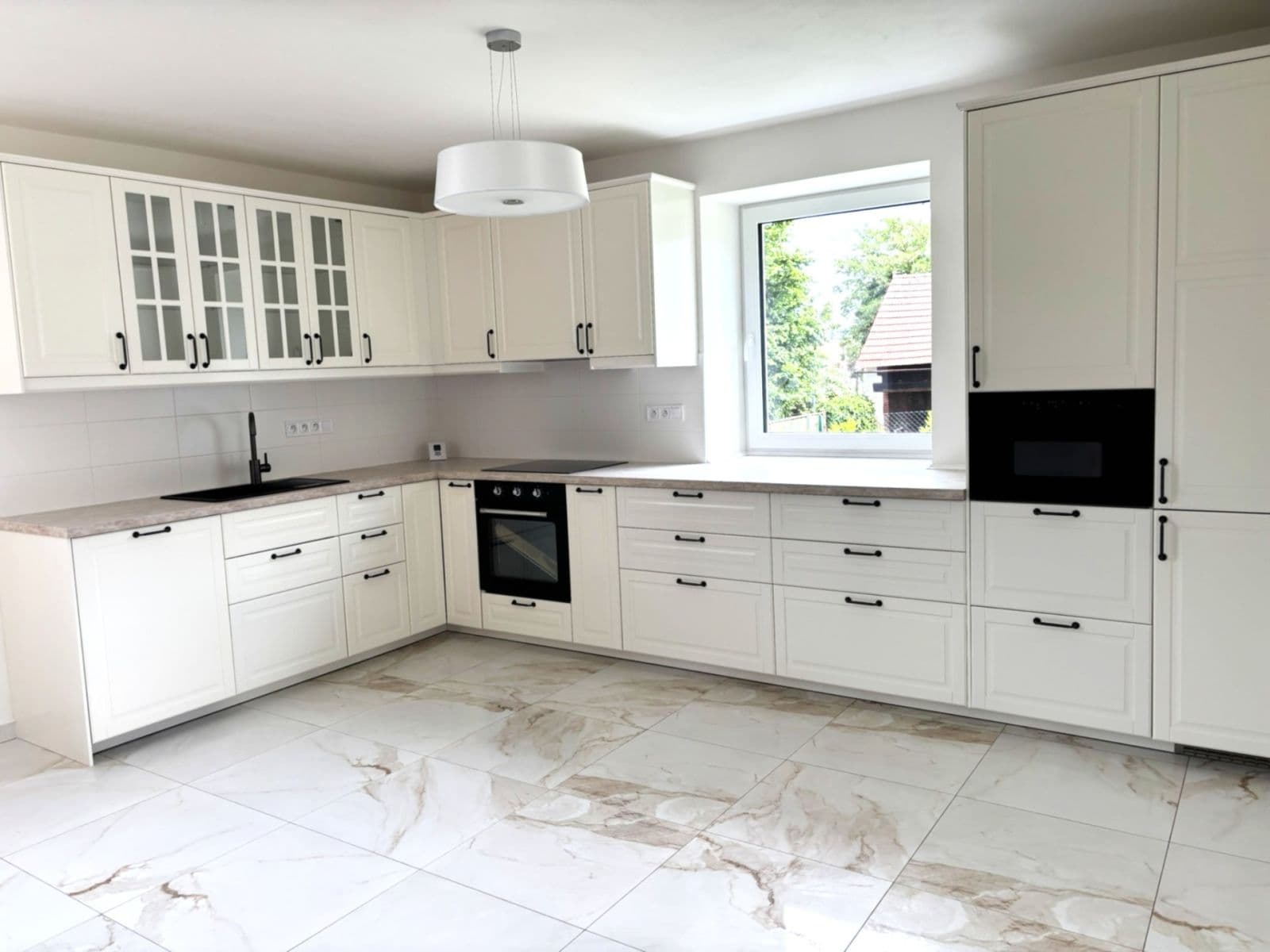 Pronájem domu 280 m², pozemek 900 m², Sulická, Sulice, Středočeský kraj Pronájem domu 280 m², pozemek 900 m², Sulická, Sulice, Středočeský kraj