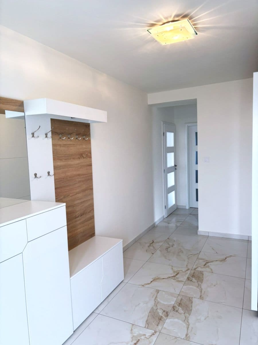 Pronájem domu 280 m², pozemek 900 m², Sulická, Sulice, Středočeský kraj Pronájem domu 280 m², pozemek 900 m², Sulická, Sulice, Středočeský kraj