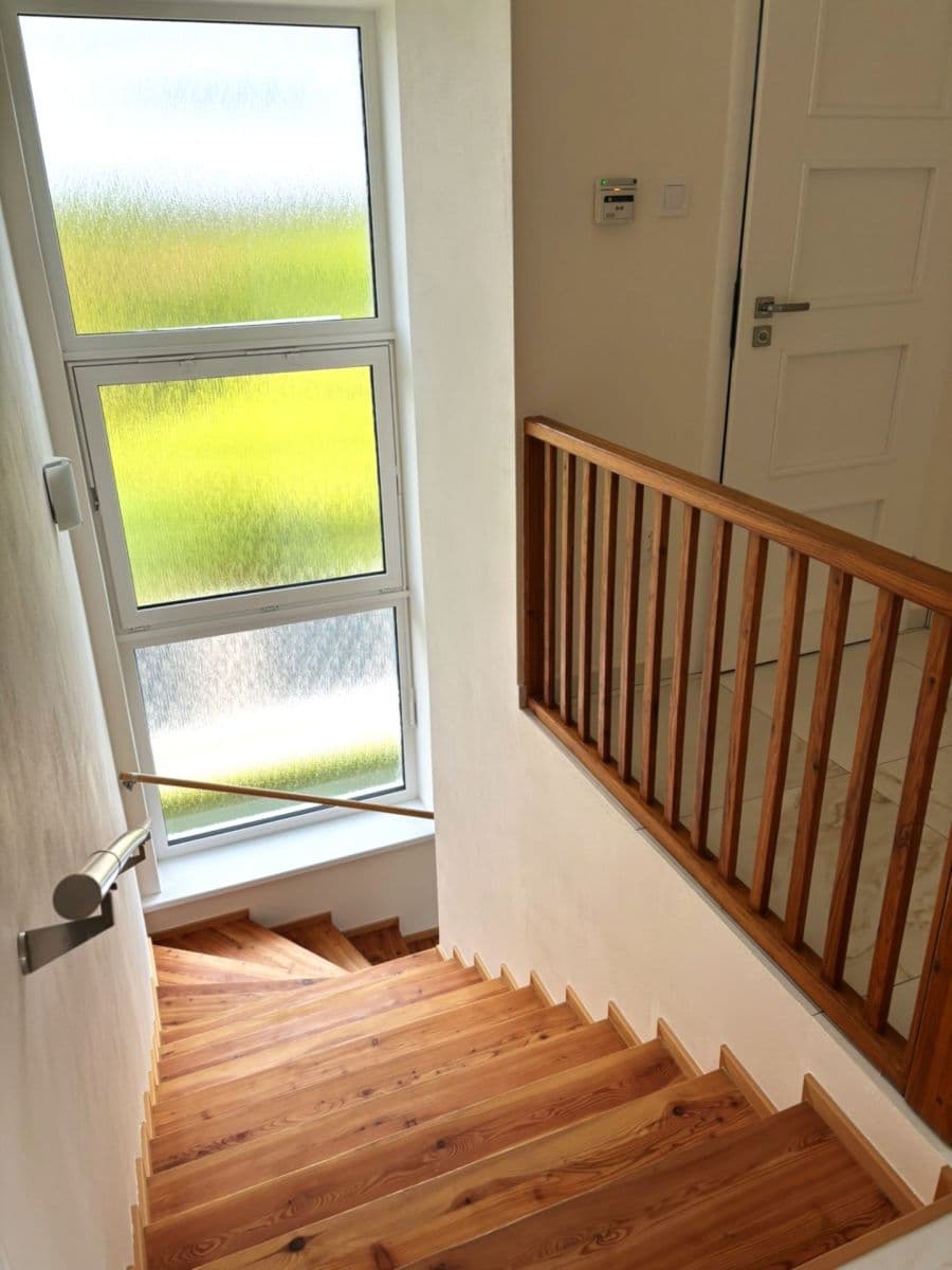 Pronájem domu 280 m², pozemek 900 m², Sulická, Sulice, Středočeský kraj Pronájem domu 280 m², pozemek 900 m², Sulická, Sulice, Středočeský kraj