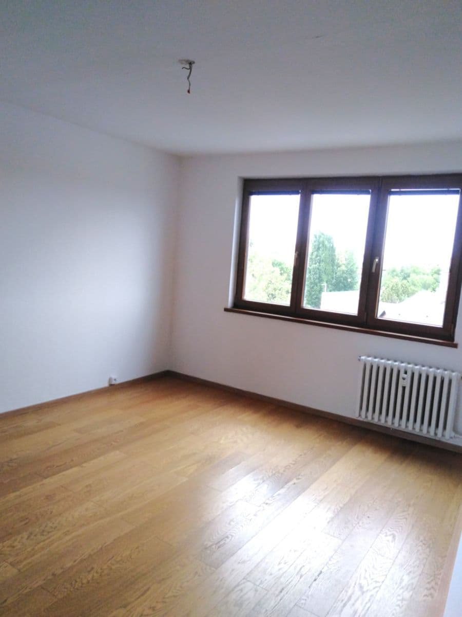 Pronájem bytu 3+1 68 m², Kaštanová, Olomouc, Olomoucký kraj Pronájem bytu 3+1 68 m², Kaštanová, Olomouc, Olomoucký kraj