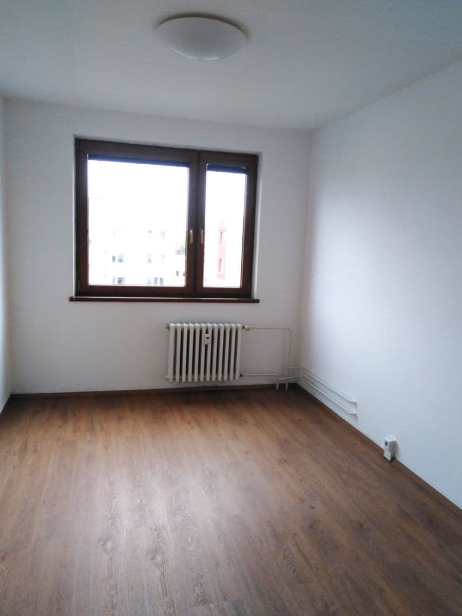 Pronájem bytu 3+1 68 m², Kaštanová, Olomouc, Olomoucký kraj Pronájem bytu 3+1 68 m², Kaštanová, Olomouc, Olomoucký kraj