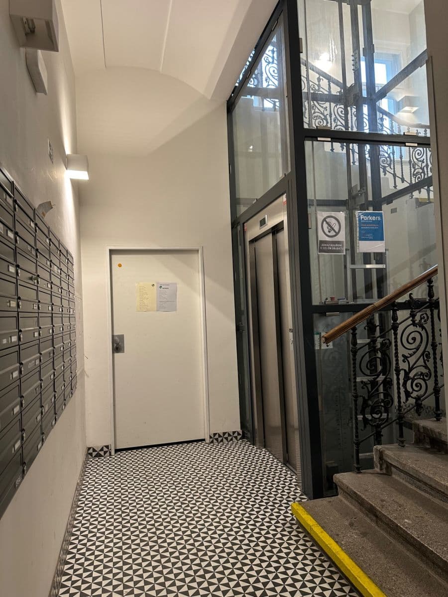 Prodej bytu 2+kk 56 m², Tyršova, Praha, Praha Prodej bytu 2+kk 56 m², Tyršova, Praha, Praha