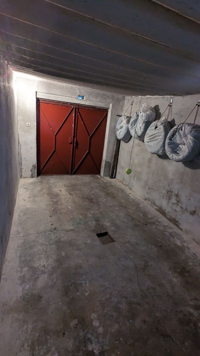 Prodej garáže 19 m², Opavská, Brno, Jihomoravský kraj Prodej garáže 19 m², Opavská, Brno, Jihomoravský kraj