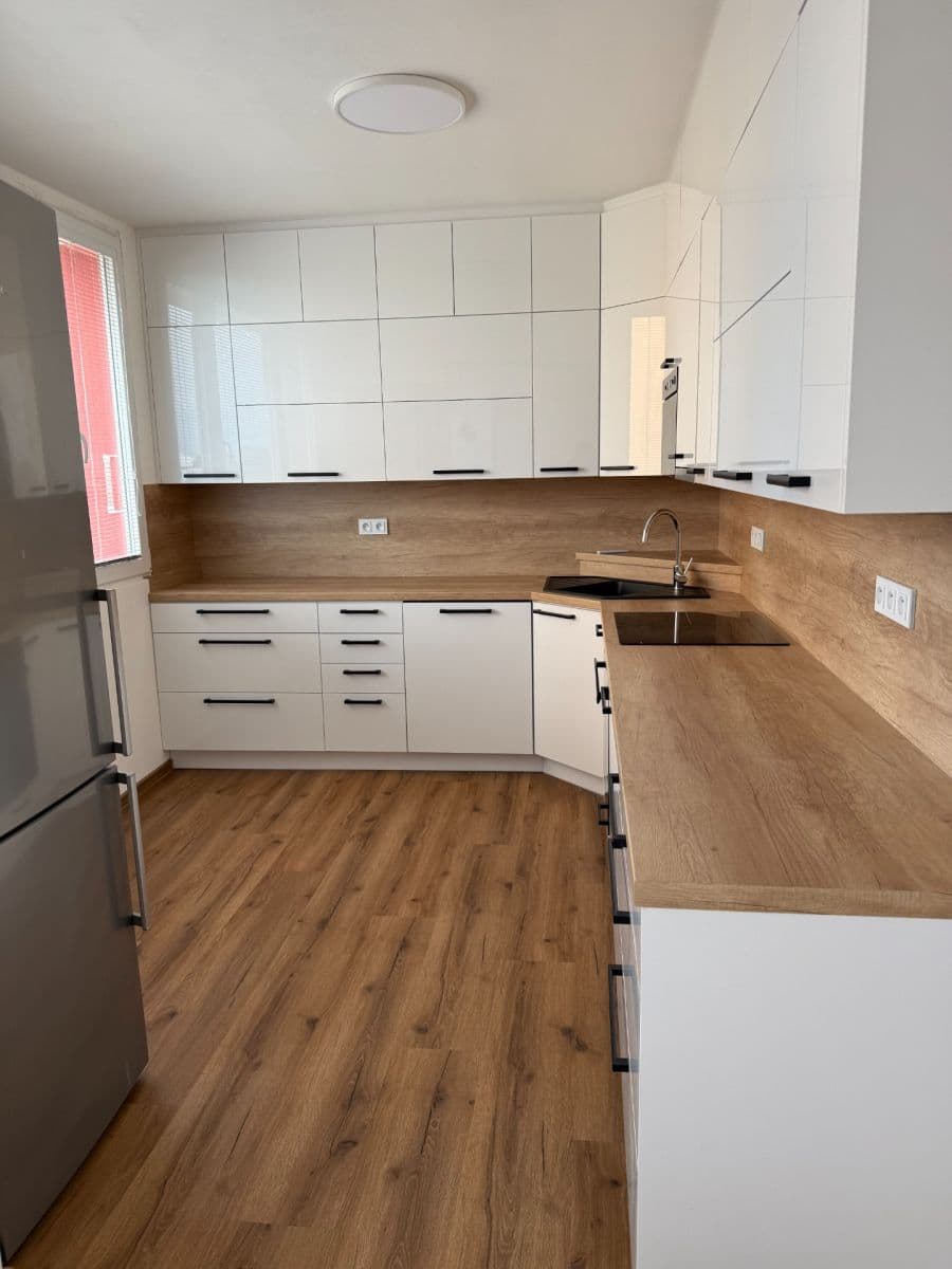 Pronájem bytu 3+kk 60 m², Nerudova, Kolín, Středočeský kraj Pronájem bytu 3+kk 60 m², Nerudova, Kolín, Středočeský kraj