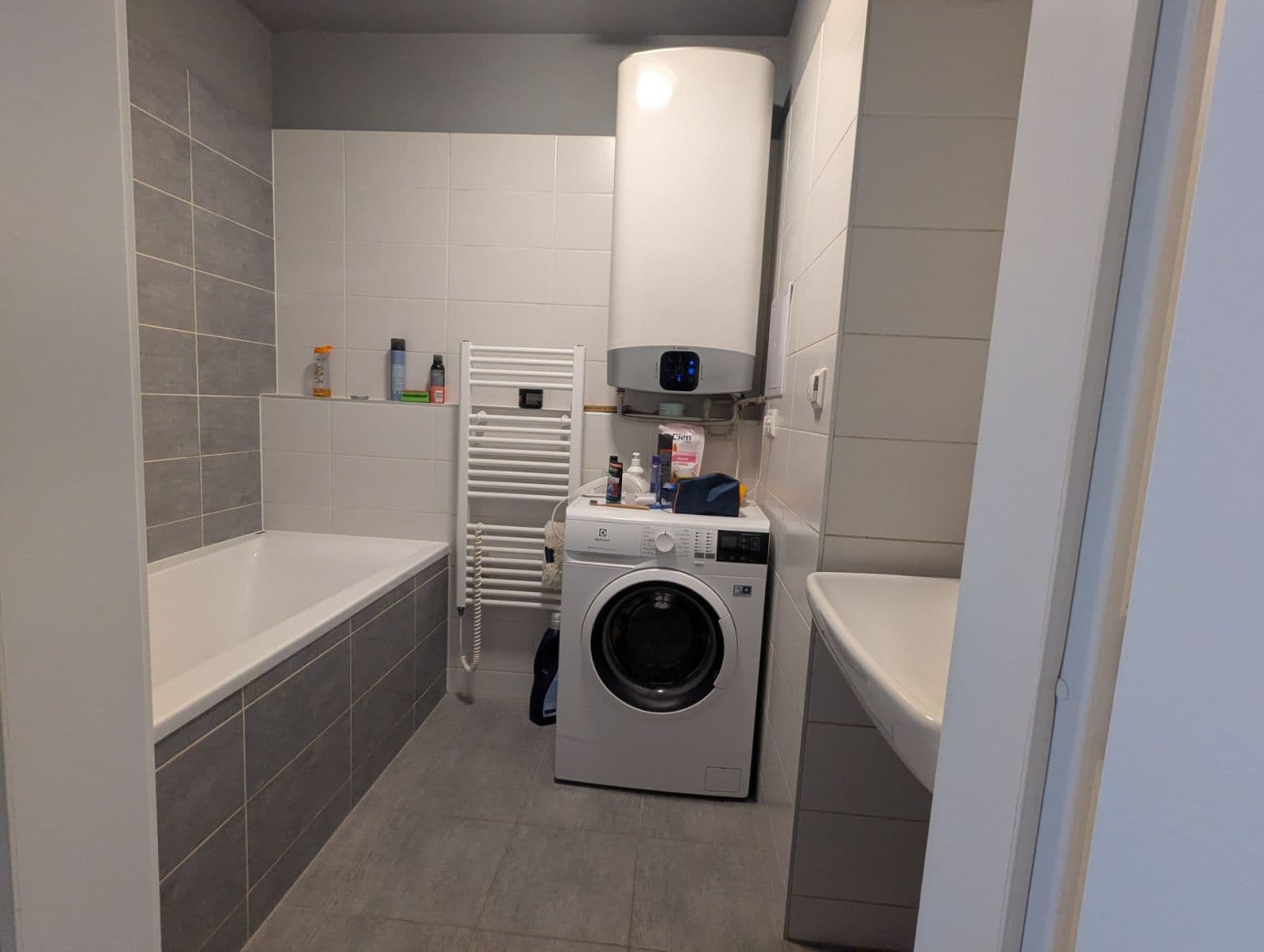 Pronájem bytu 1+1 52 m², Uzbecká, Podunajské Biskupice, Bratislavský kraj Pronájem bytu 1+1 52 m², Uzbecká, Podunajské Biskupice, Bratislavský kraj