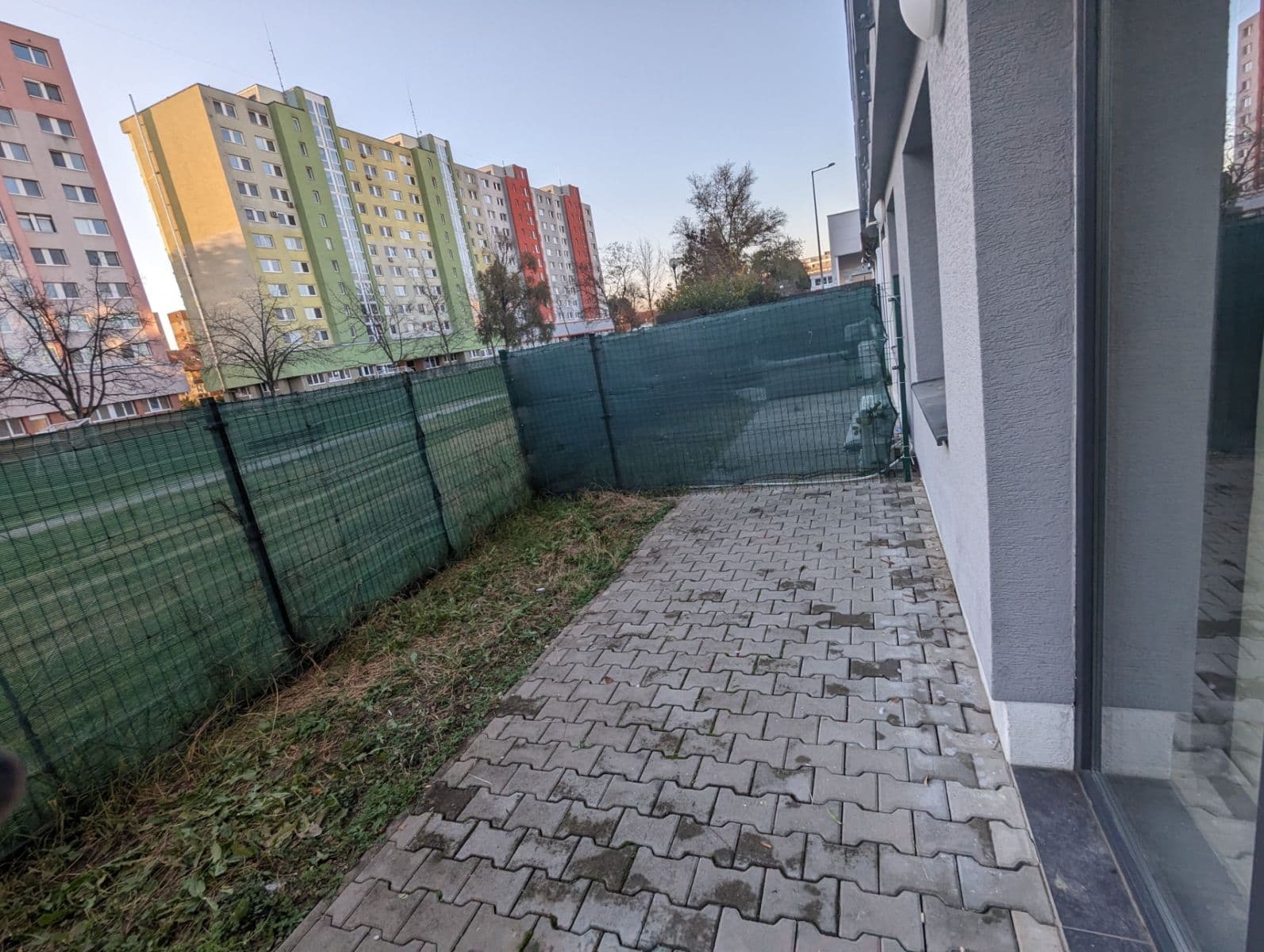 Pronájem bytu 1+1 52 m², Uzbecká, Podunajské Biskupice, Bratislavský kraj Pronájem bytu 1+1 52 m², Uzbecká, Podunajské Biskupice, Bratislavský kraj