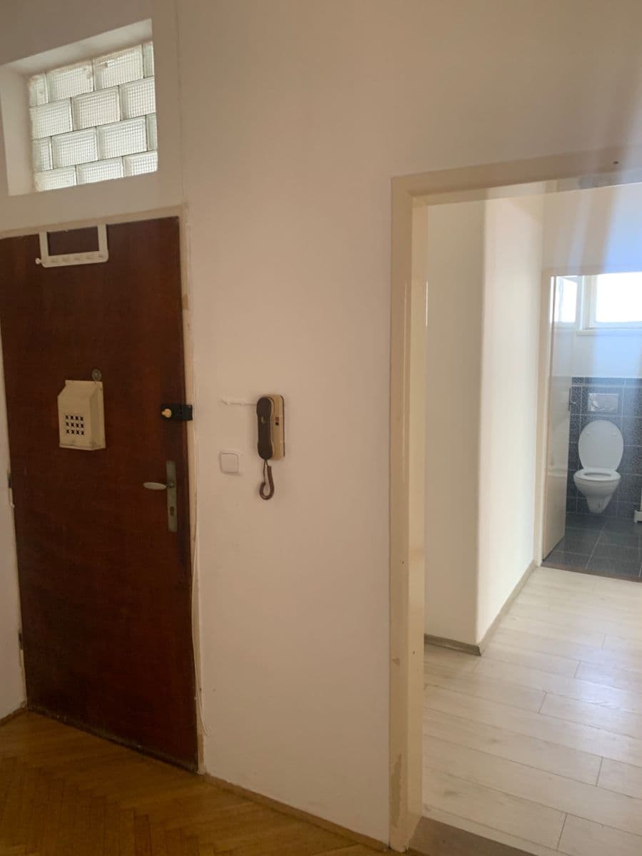 Pronájem bytu 2+1 67 m², Za Vokovickou vozovnou, Praha, Praha Pronájem bytu 2+1 67 m², Za Vokovickou vozovnou, Praha, Praha