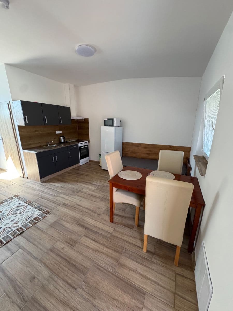 Pronájem bytu 1+kk 36 m², Libeř, Středočeský kraj Pronájem bytu 1+kk 36 m², Libeř, Středočeský kraj