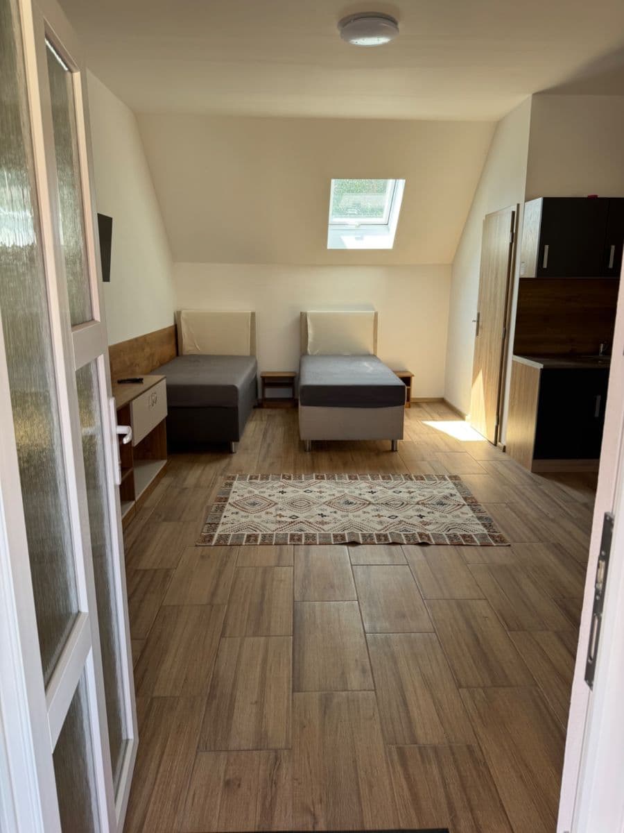 Pronájem bytu 1+kk 36 m², Libeř, Středočeský kraj Pronájem bytu 1+kk 36 m², Libeř, Středočeský kraj