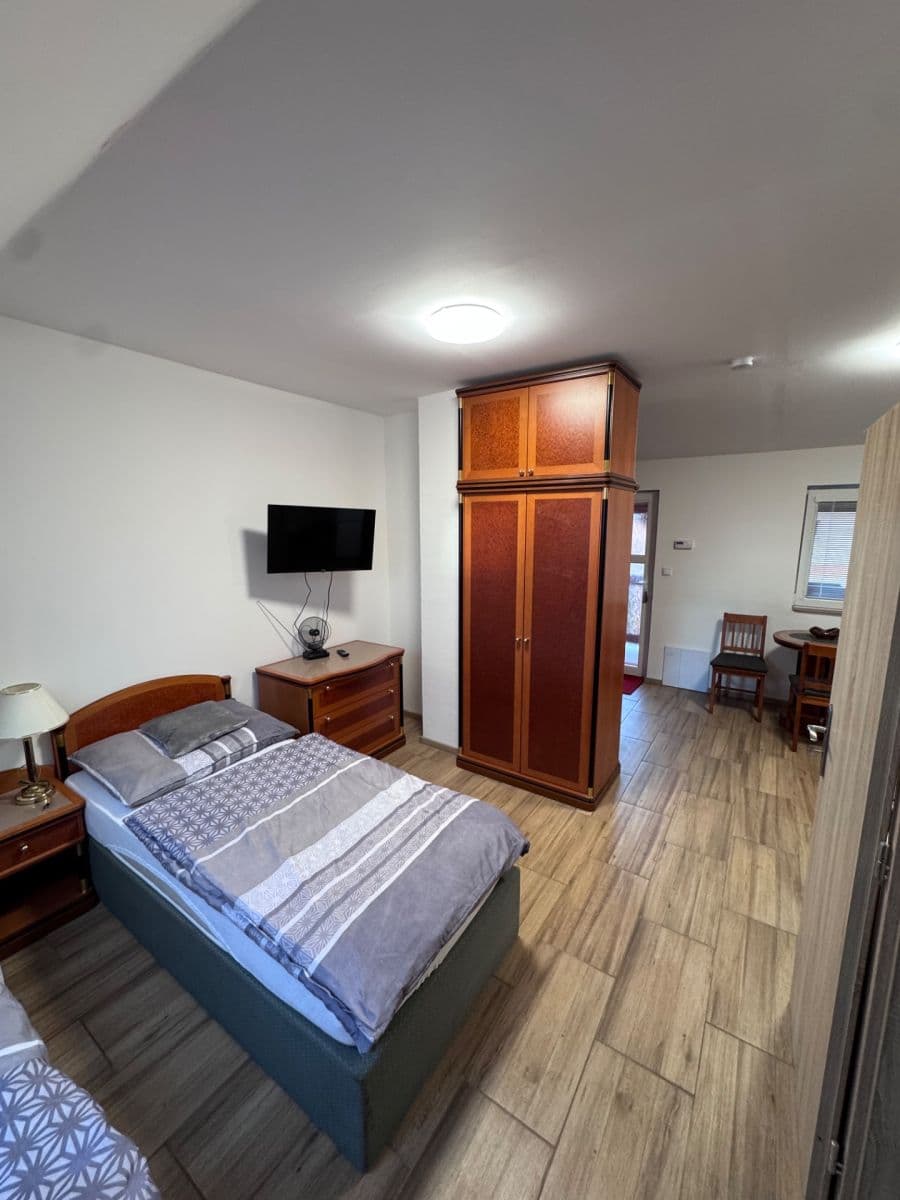 Pronájem bytu 1+kk 36 m², Libeř, Středočeský kraj Pronájem bytu 1+kk 36 m², Libeř, Středočeský kraj