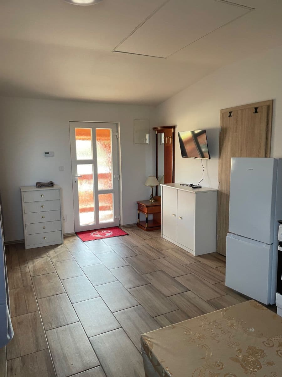 Pronájem bytu 1+kk 36 m², Libeř, Středočeský kraj Pronájem bytu 1+kk 36 m², Libeř, Středočeský kraj