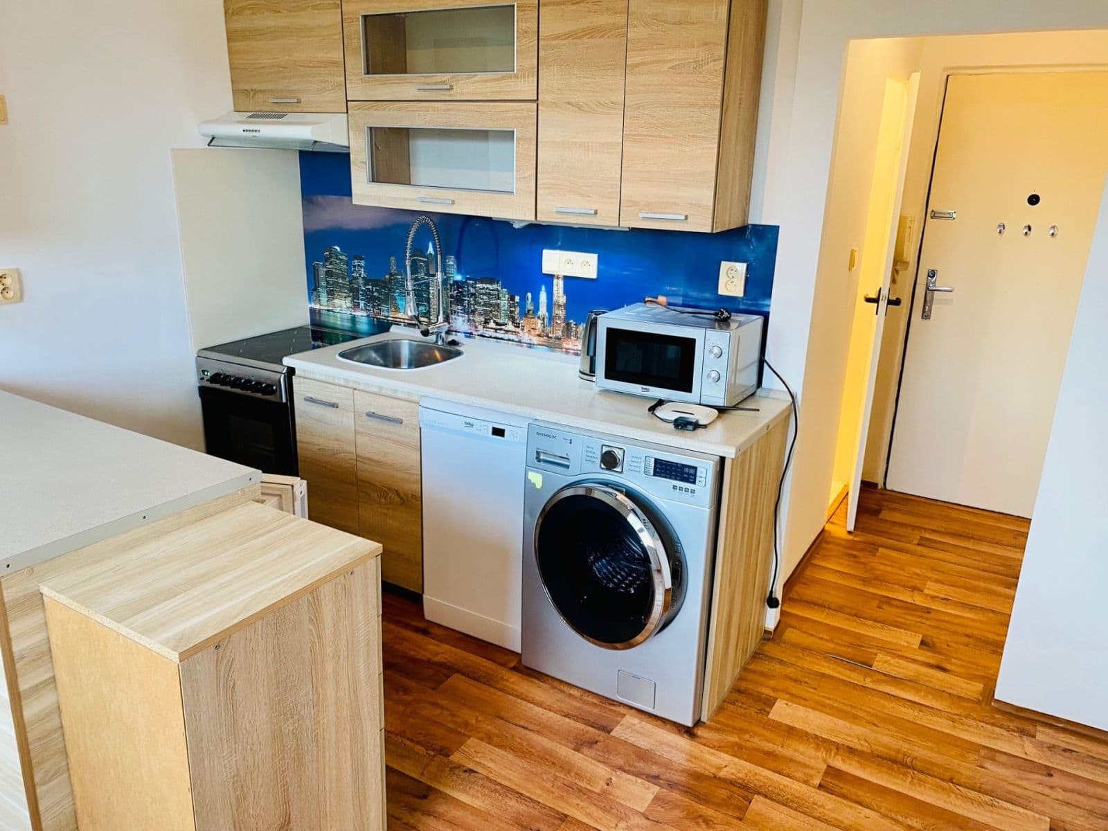 Prodej domu 700 m², pozemek 800 m², Mladoboleslavská, Praha, Praha Prodej domu 700 m², pozemek 800 m², Mladoboleslavská, Praha, Praha