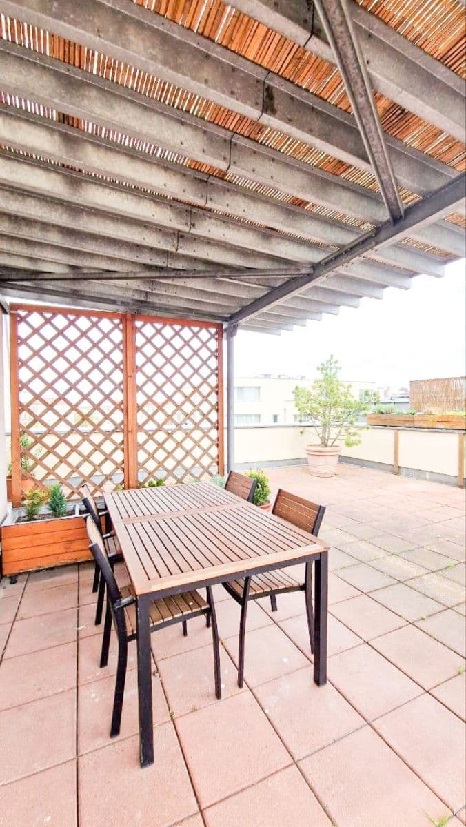 Pronájem bytu 4+kk 204 m², U Zvonařky, Praha, Praha Pronájem bytu 4+kk 204 m², U Zvonařky, Praha, Praha