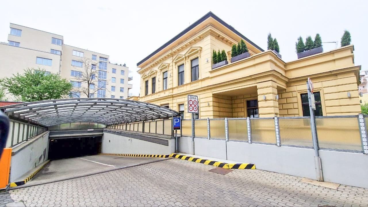 Pronájem bytu 4+kk 204 m², U Zvonařky, Praha, Praha Pronájem bytu 4+kk 204 m², U Zvonařky, Praha, Praha