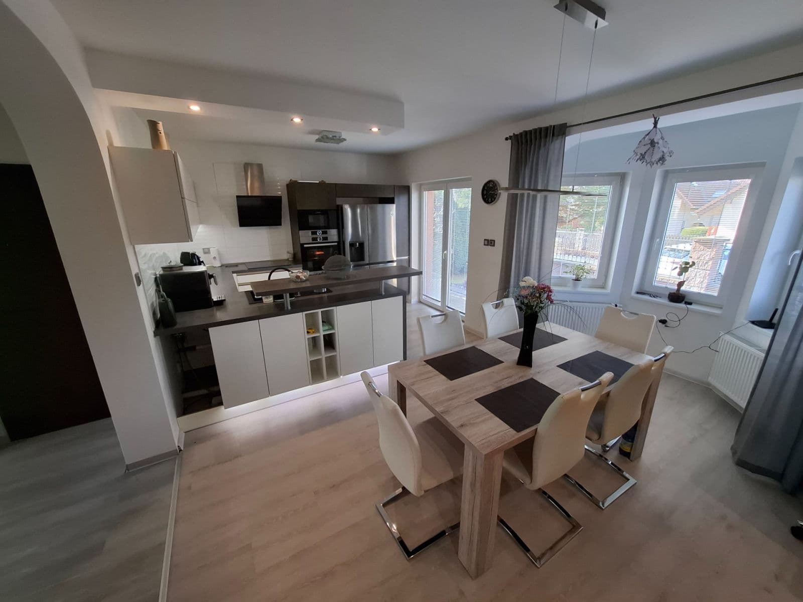 Prodej domu 290 m², pozemek 979 m², Modletice, Středočeský kraj Prodej domu 290 m², pozemek 979 m², Modletice, Středočeský kraj