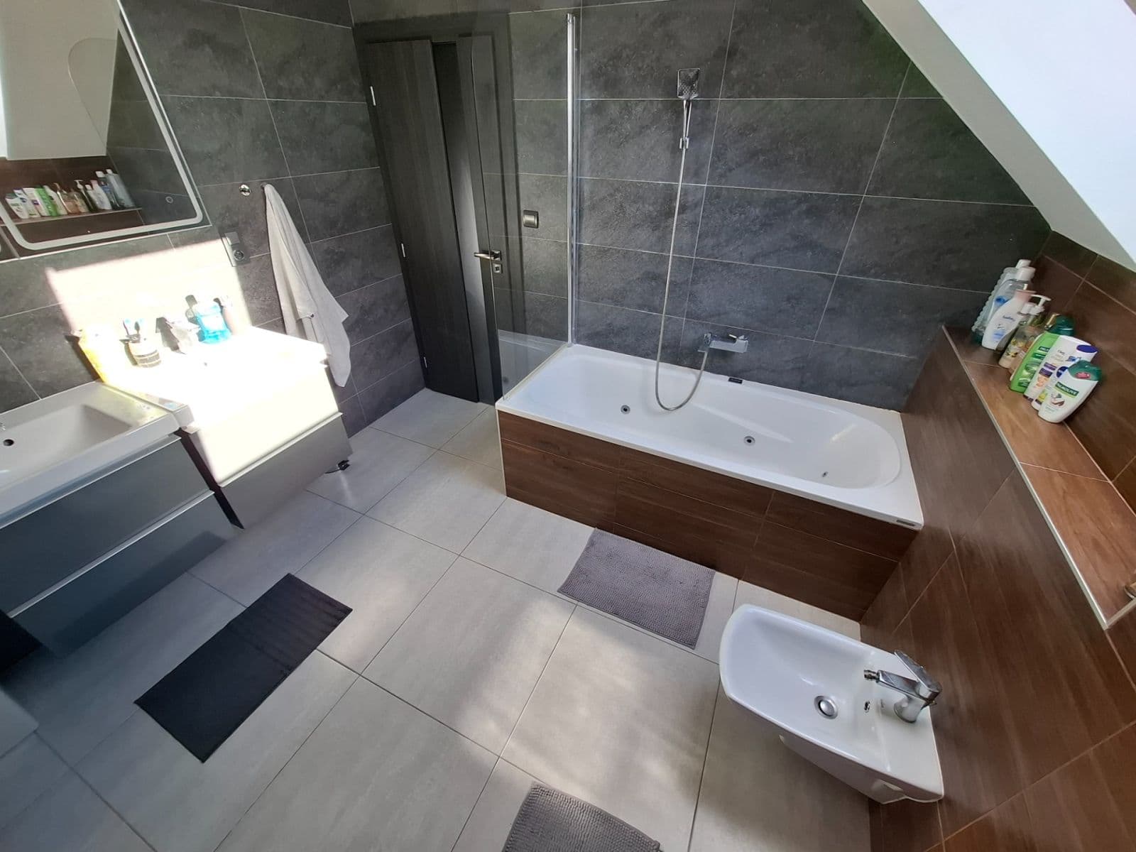 Prodej domu 290 m², pozemek 979 m², Modletice, Středočeský kraj Prodej domu 290 m², pozemek 979 m², Modletice, Středočeský kraj