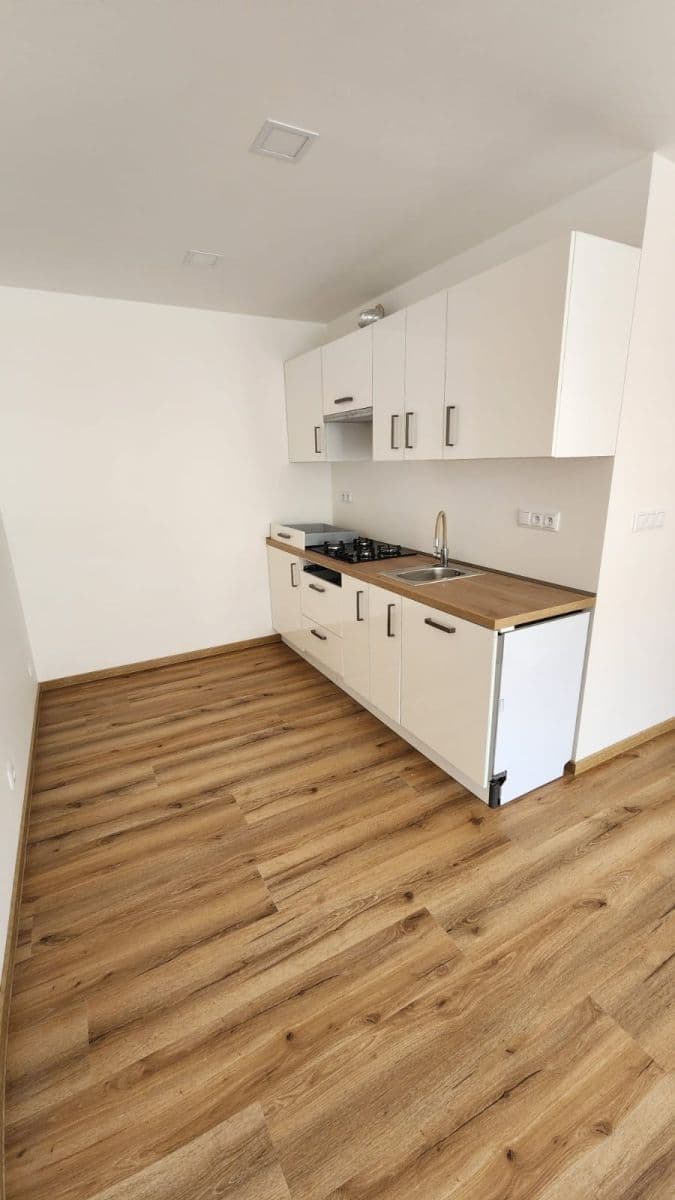 Pronájem bytu 2+kk 40 m², Milínská, Příbram, Středočeský kraj Pronájem bytu 2+kk 40 m², Milínská, Příbram, Středočeský kraj