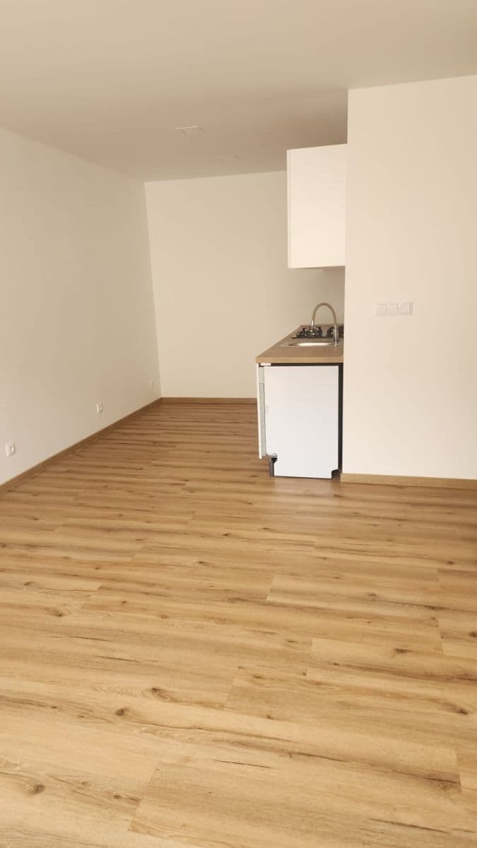 Pronájem bytu 2+kk 40 m², Milínská, Příbram, Středočeský kraj Pronájem bytu 2+kk 40 m², Milínská, Příbram, Středočeský kraj