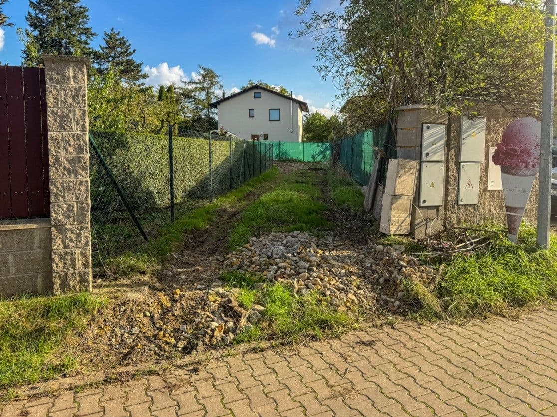 Prodej pozemku 821 m², U Červeného mlýnku, Praha, Praha Prodej pozemku 821 m², U Červeného mlýnku, Praha, Praha