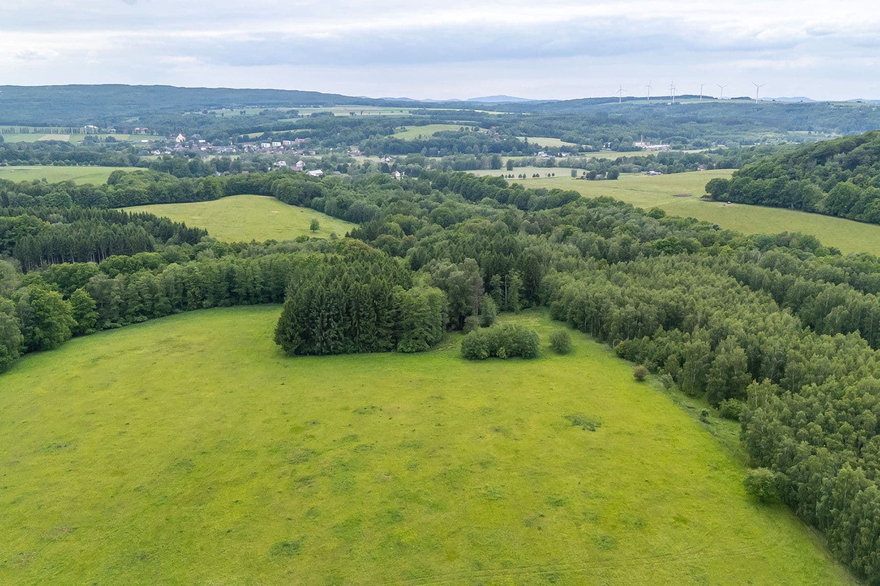Prodej pozemku 14.573 m², Předlánce, Višňová, Liberecký kraj Prodej pozemku 14.573 m², Předlánce, Višňová, Liberecký kraj