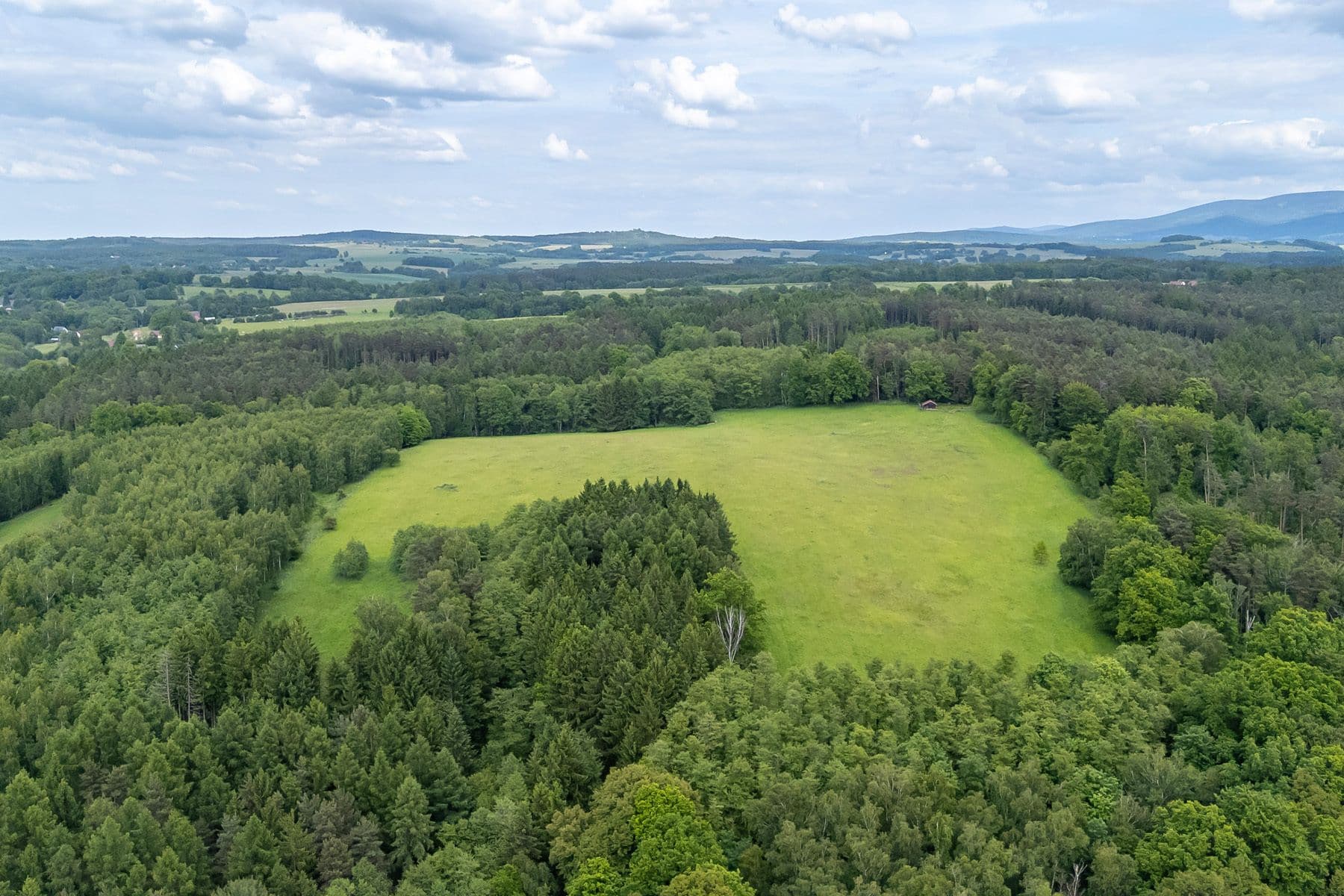 Prodej pozemku 33.624 m², Předlánce, Višňová, Liberecký kraj Prodej pozemku 33.624 m², Předlánce, Višňová, Liberecký kraj