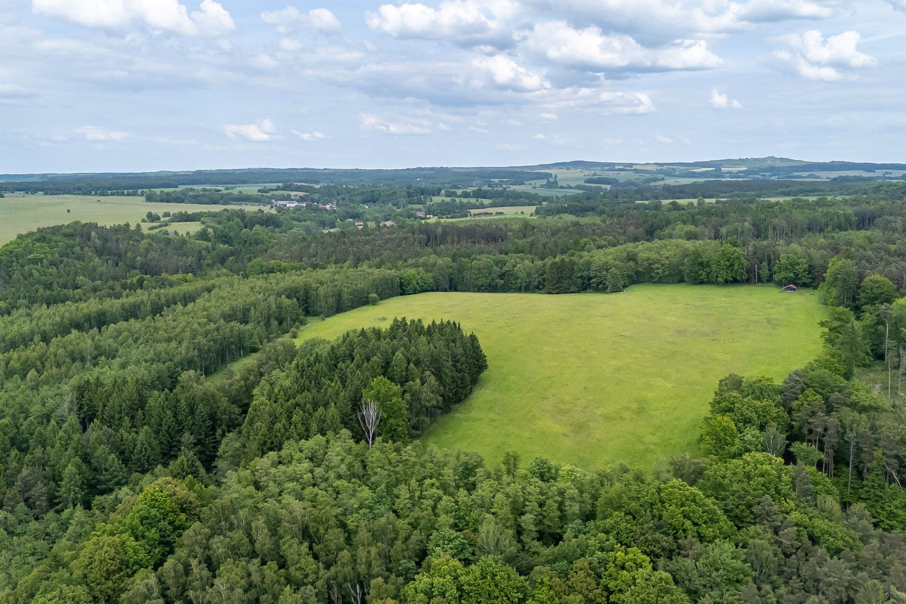 Prodej pozemku 53.442 m², Višňová, Liberecký kraj Prodej pozemku 53.442 m², Višňová, Liberecký kraj