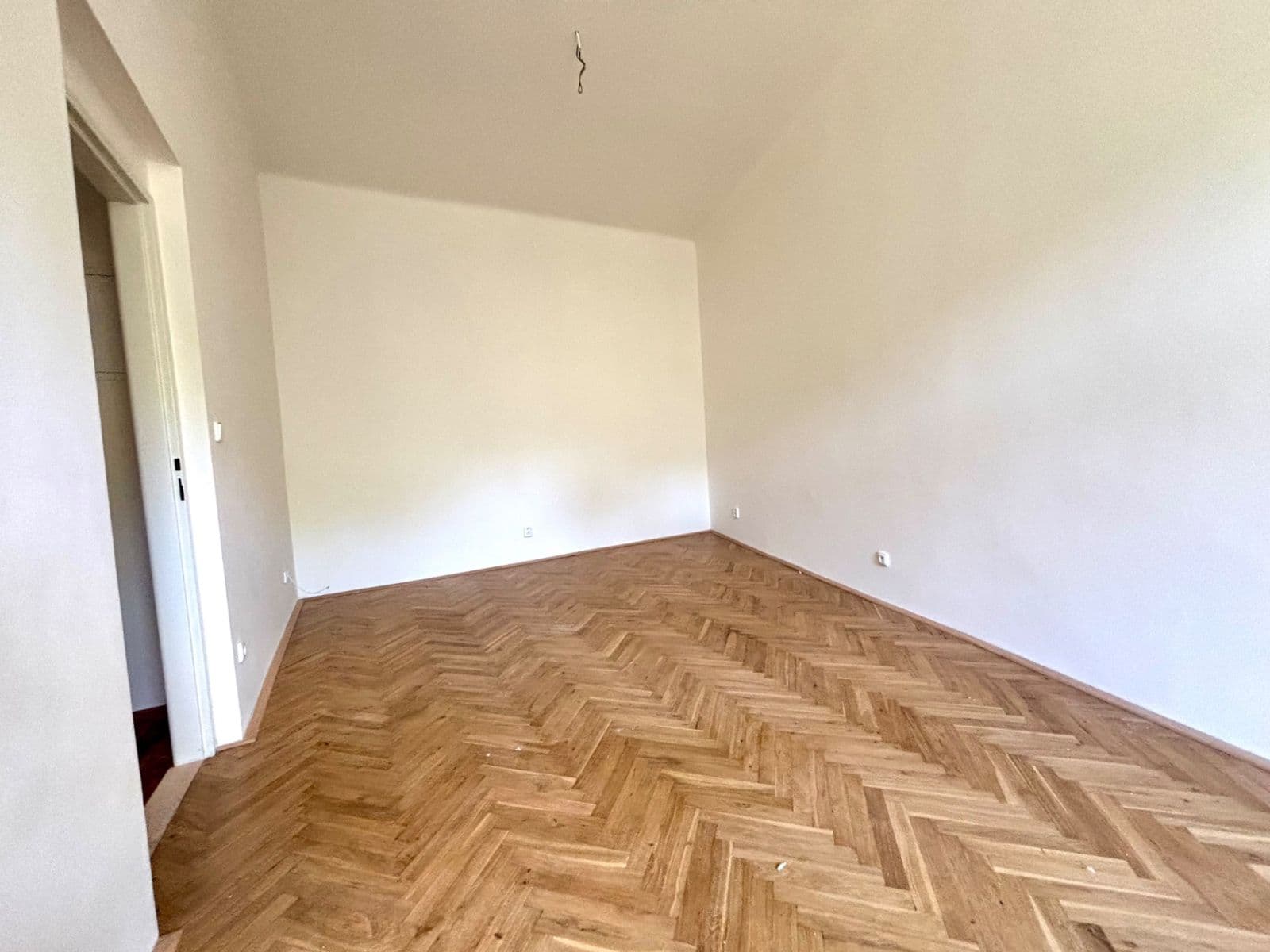 Pronájem bytu 3+1 93 m², Husitská, Praha, Praha Pronájem bytu 3+1 93 m², Husitská, Praha, Praha