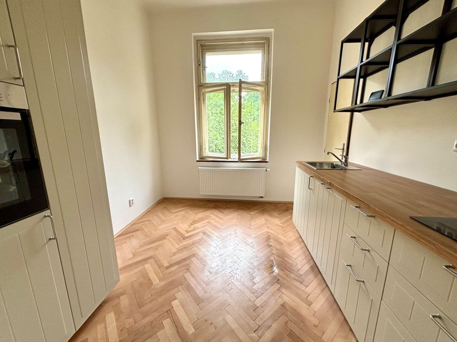 Pronájem bytu 3+1 93 m², Husitská, Praha, Praha Pronájem bytu 3+1 93 m², Husitská, Praha, Praha