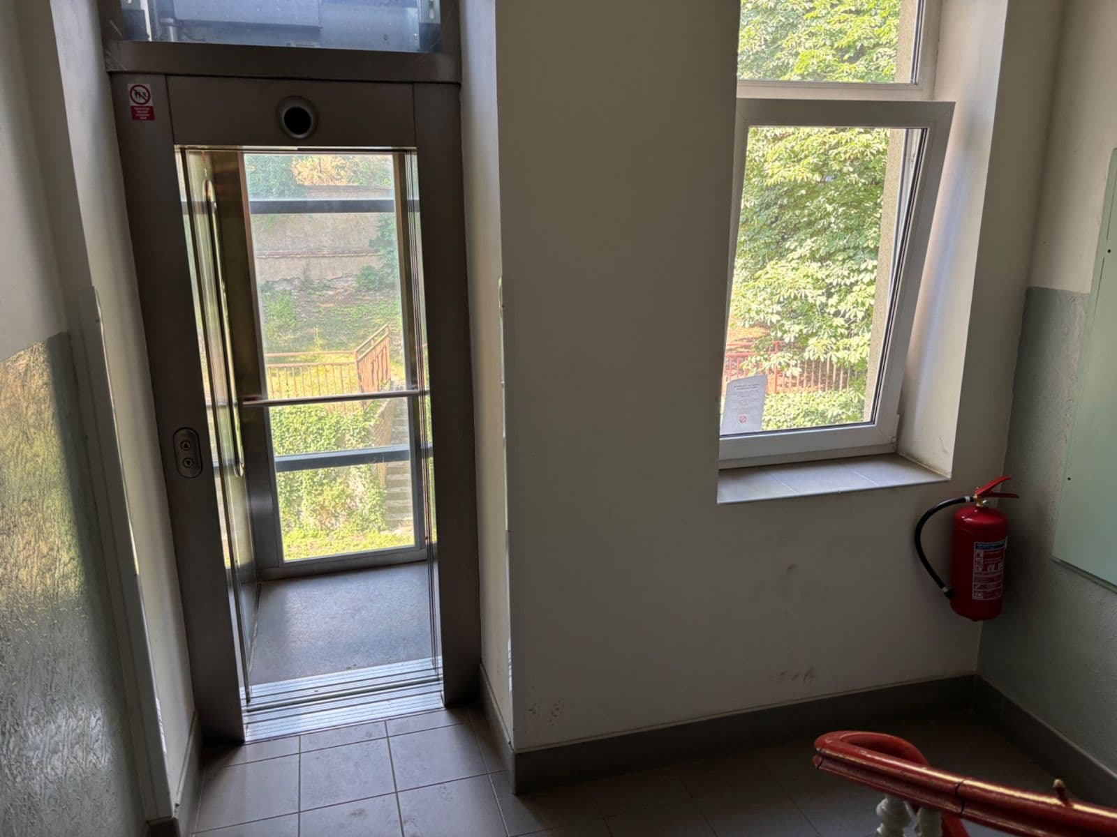 Pronájem bytu 3+1 93 m², Husitská, Praha, Praha Pronájem bytu 3+1 93 m², Husitská, Praha, Praha