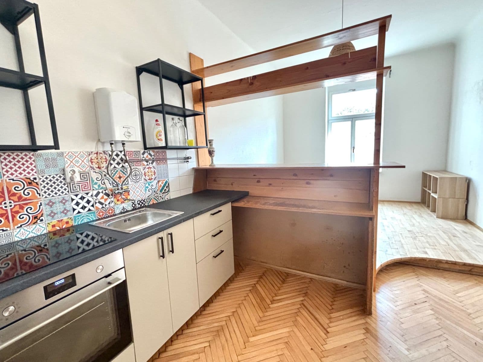 Pronájem bytu 3+1 93 m², Husitská, Praha, Praha Pronájem bytu 3+1 93 m², Husitská, Praha, Praha
