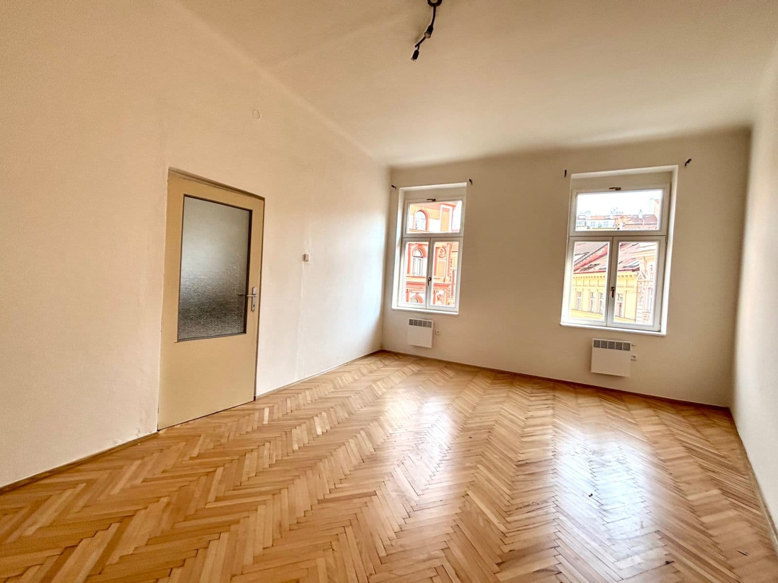 Pronájem bytu 3+1 93 m², Husitská, Praha, Praha Pronájem bytu 3+1 93 m², Husitská, Praha, Praha